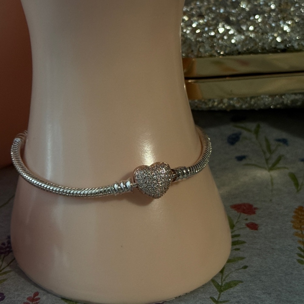 ⚜️ Silver Bracelet with Rose Gold Heart Charm 💗 - Picture 4 of 5